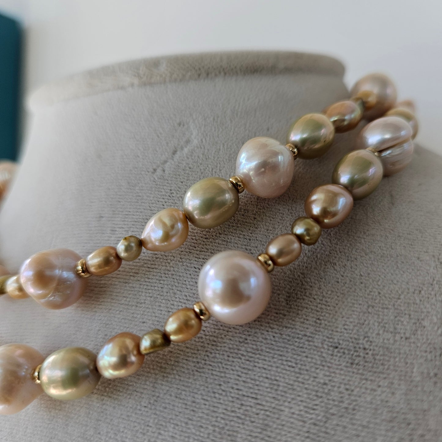 Lustrous golden Pearls necklace