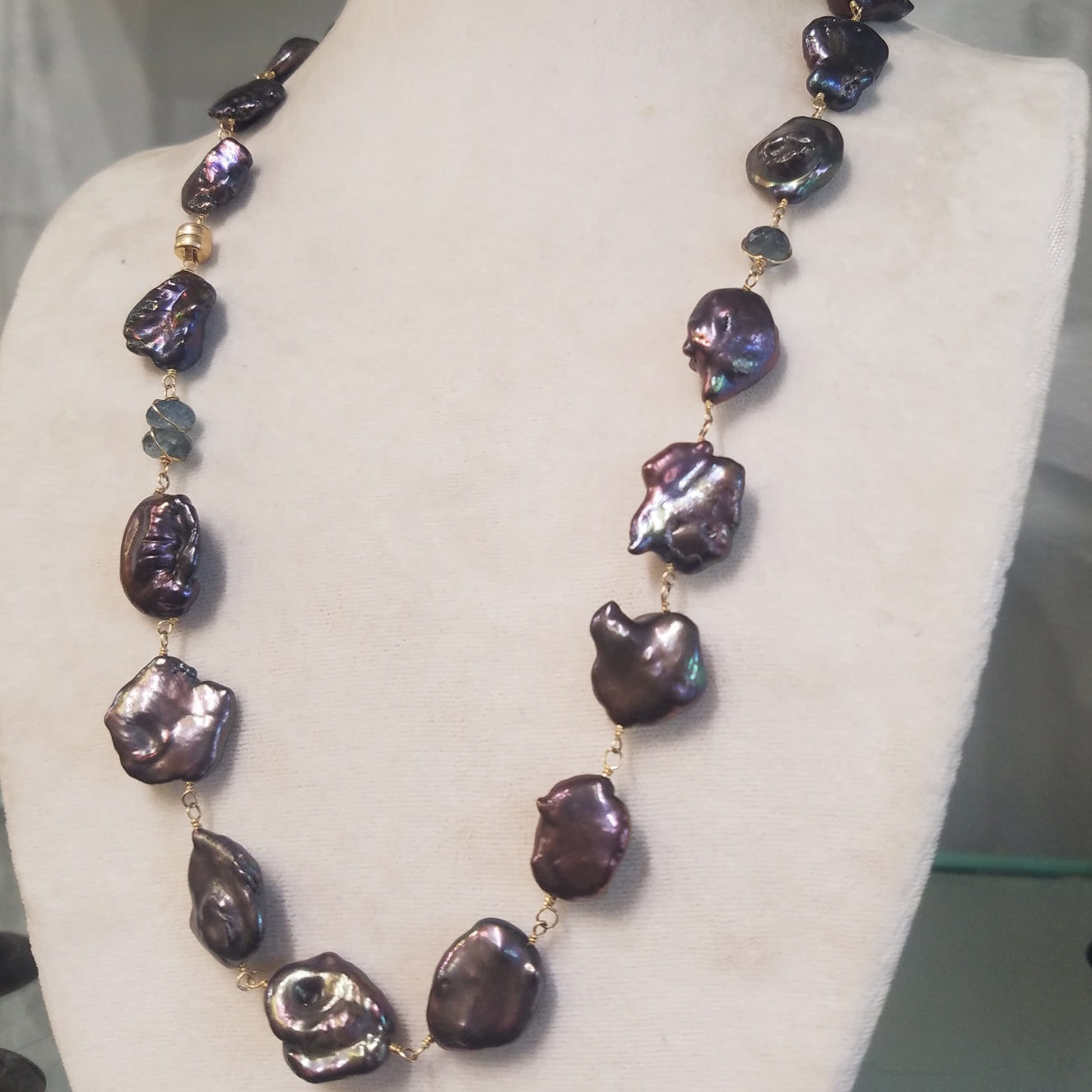 Peacock pearls necklace/bracelet