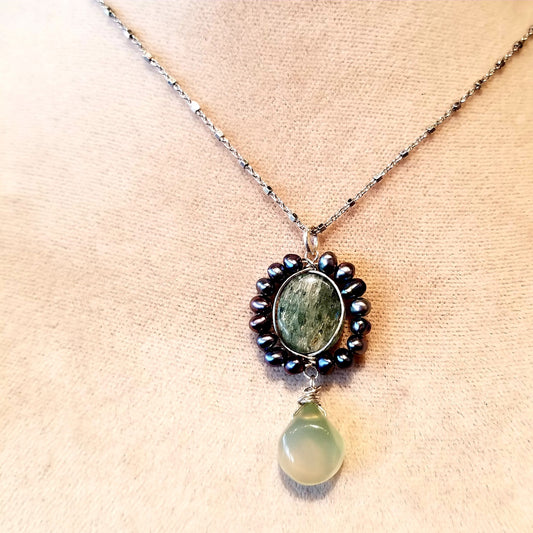 Pearls green Kyanite and Calcedney necklace