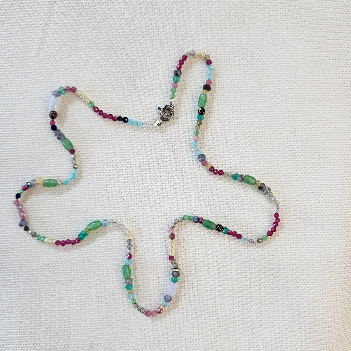 Color all around necklace