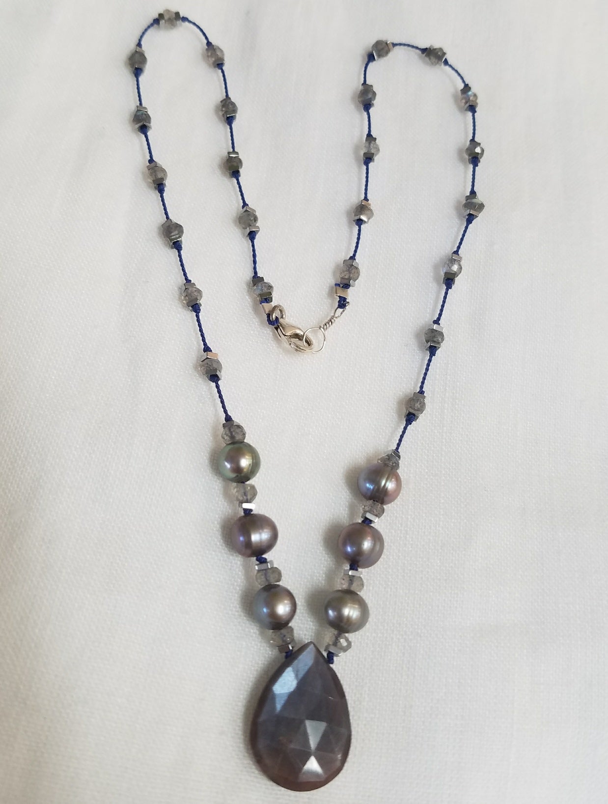 Silk necklace with Chocolate Moonstone and Labradorite