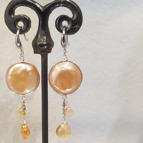 Goldish pearls earrings