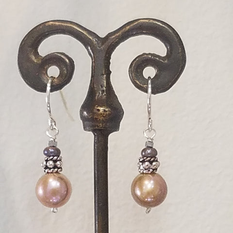 Luminance Pearl earrings