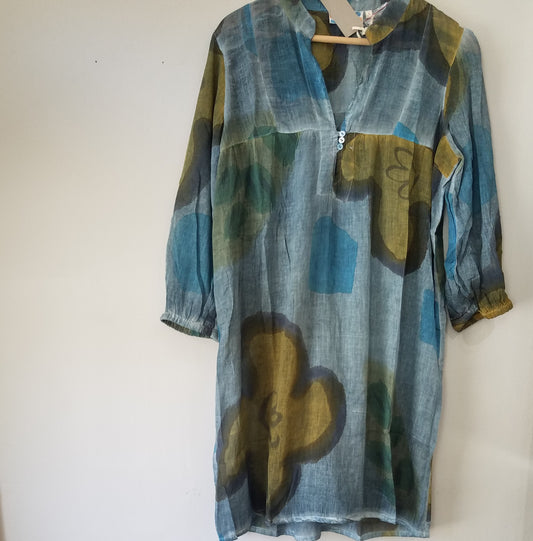 Big flowers tunic