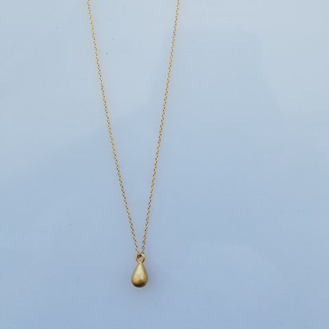 Golden drop necklace