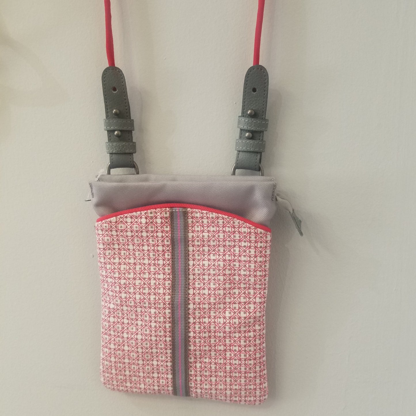 Mini crossbody red hand bag