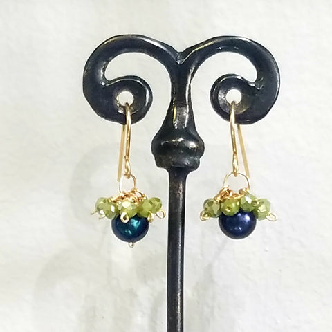 Crown pearl earrings