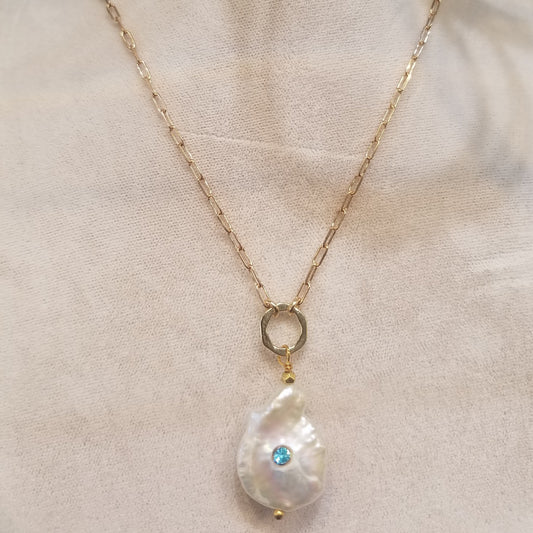 Green dot necklace