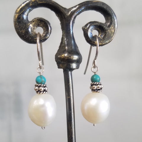Classic pearl earrings