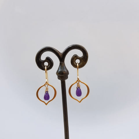 Dainty Amethyst earrings