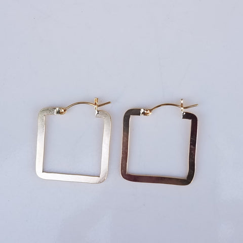 Square hoops earrings